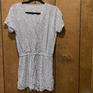 Black and white Jumper